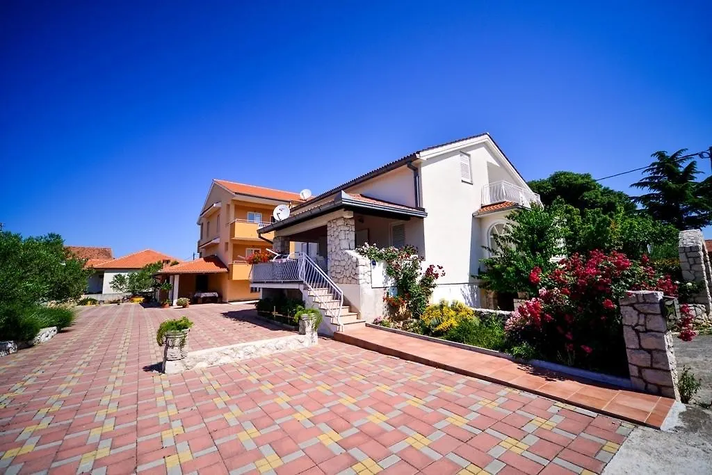 Holiday Home Lucija Biograd Na Moru
