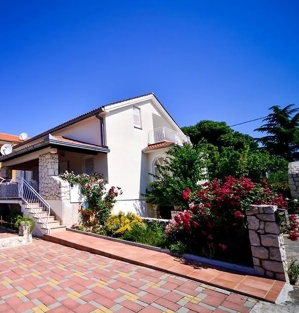 Holiday Home Lucija Biograd Na Moru