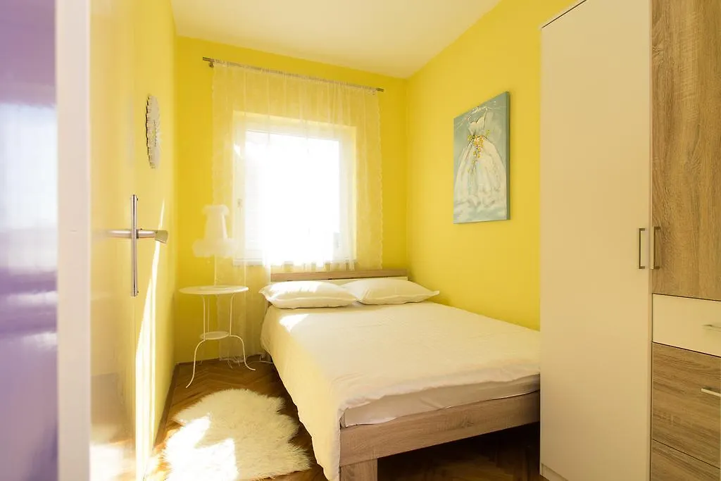 Holiday Home Lucija Biograd Na Moru