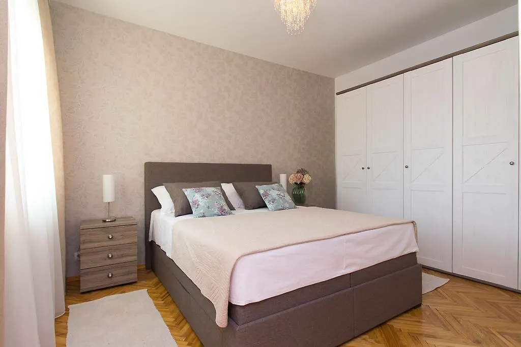 Holiday Home Lucija Biograd Na Moru